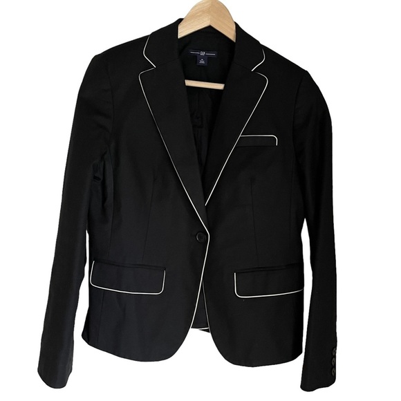The Gap One Button Black Blazer with White Trim Size: 10 - Picture 11 of 11